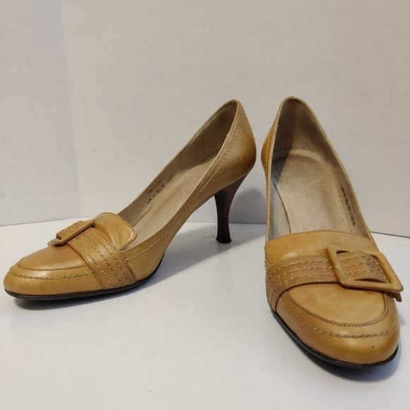 TED BAKER Loafer Buckle Stitched‎ Leather Heels Women's 6 Round Toe Shoes Beige - Picture 4 of 14